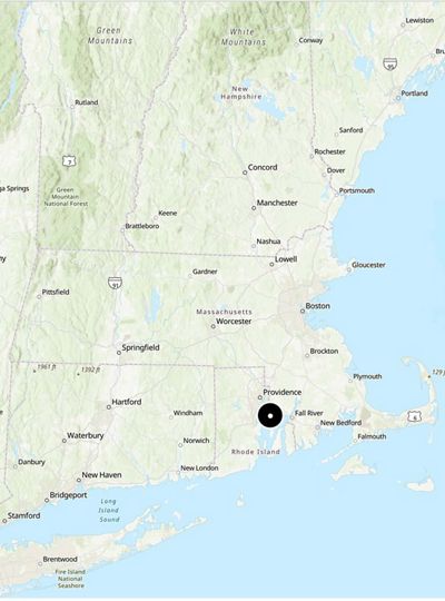 Map showing New England with a dot marking the location of Narragansett Bay, Rhode Island.