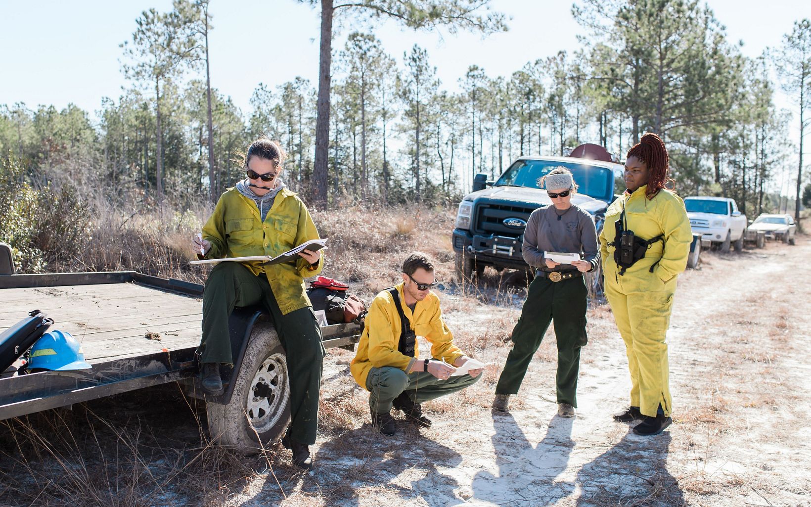 Burn Boss Angie Carl leading a pre-burn brief in North Carolina's Green Swamp.