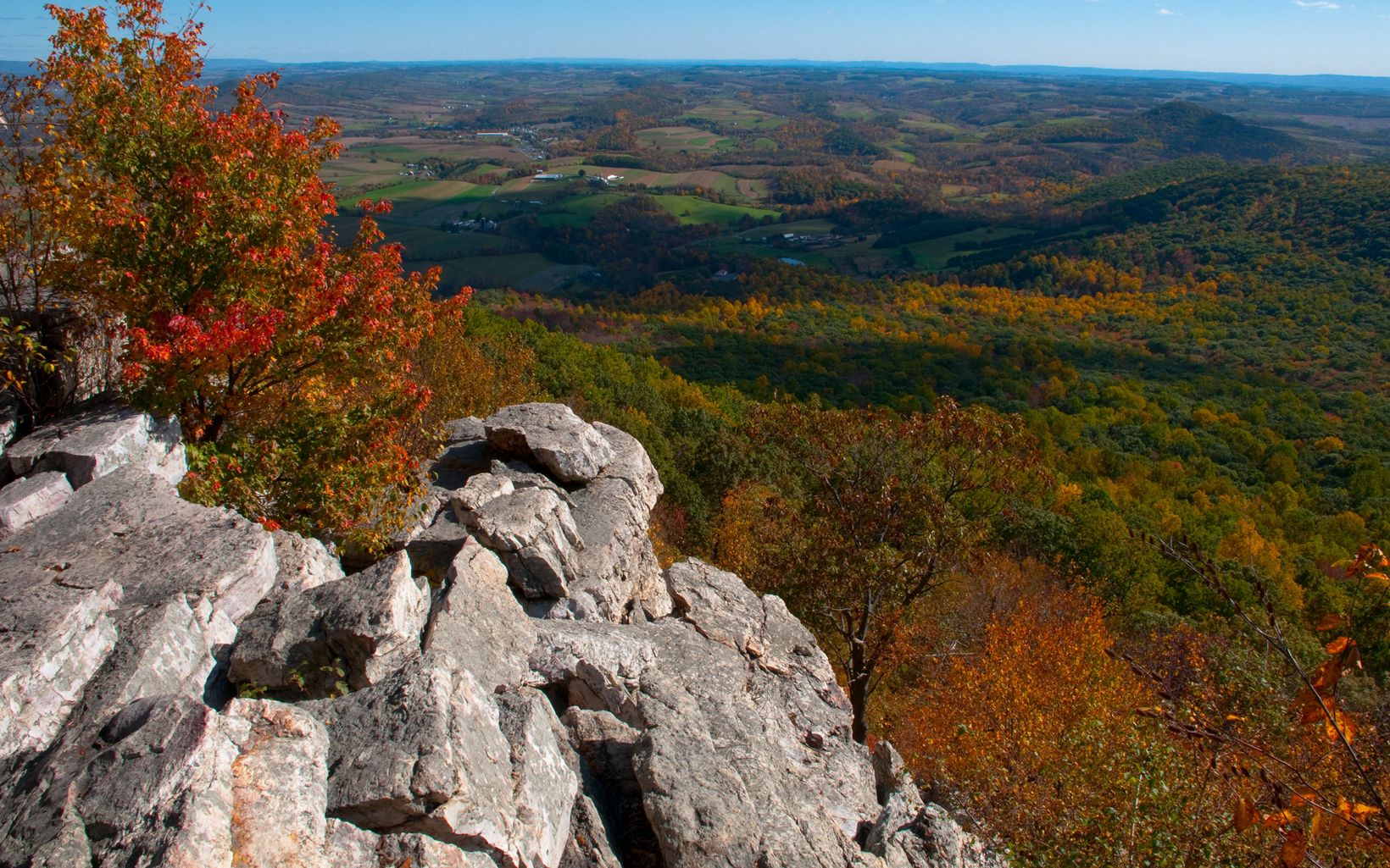 A valley view from a rocky outcrop on the Kittatinny Ridge