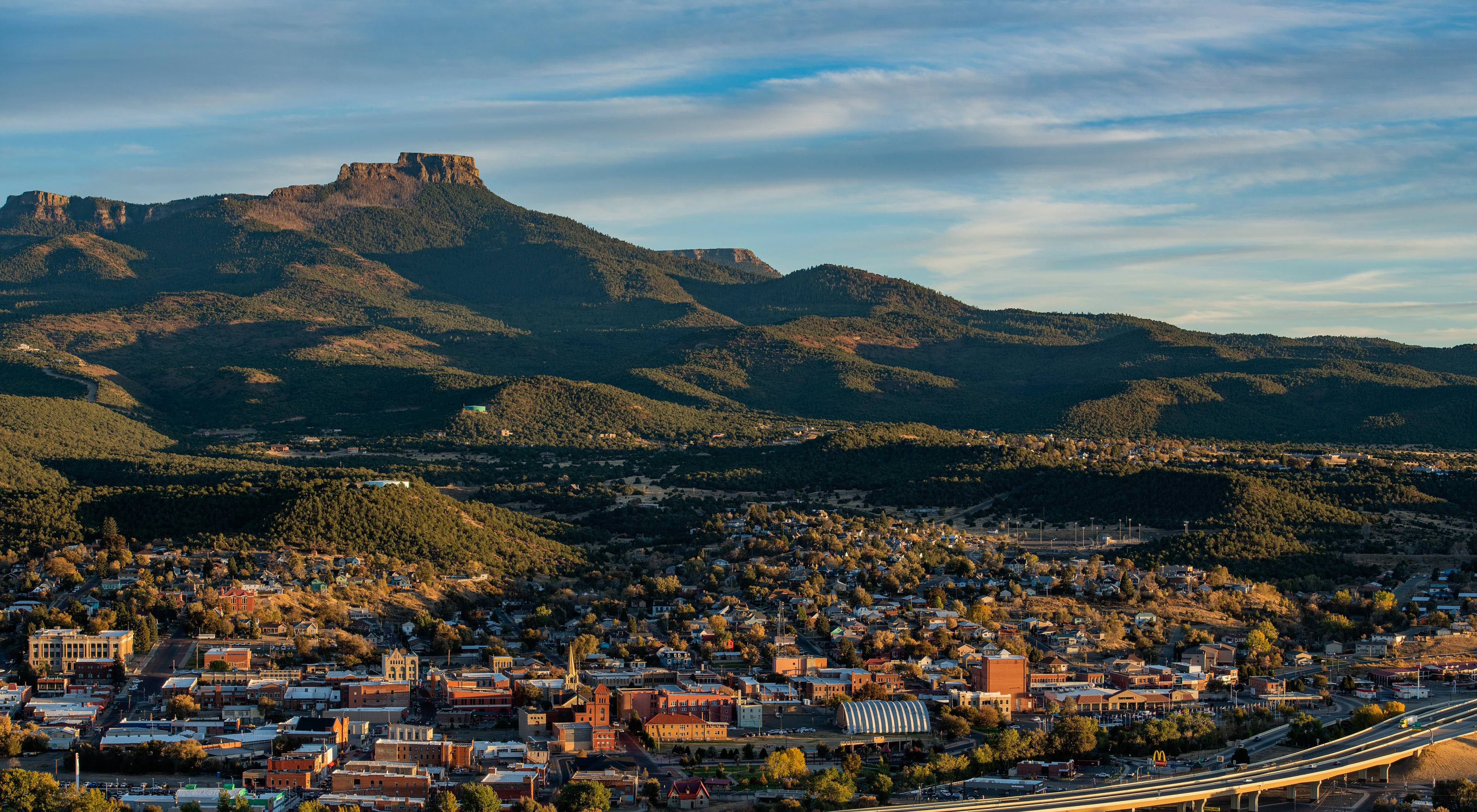 Fishers Peak forms a backdrop to the town of Trinidad, Colorado