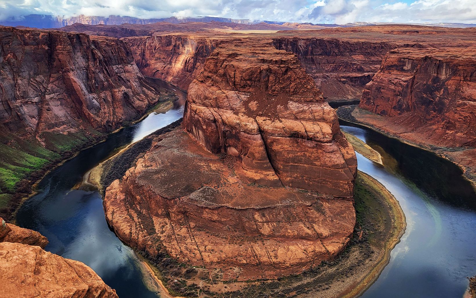 Honorable Mention "Horseshoe Bend during a semi-cloudy day" © Faiza Tasnim