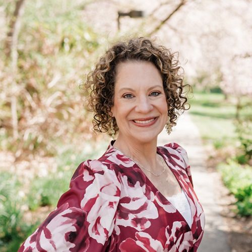 Lori Brennan head shot.