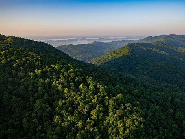 Aerial photograph of the Cumberland Gap in Kentucky. May 2019. The Cumberland Forest Project protects 253,000 acres of Appalachian forest and is one of TNC’s largest-ever conservation efforts in the eastern United States.