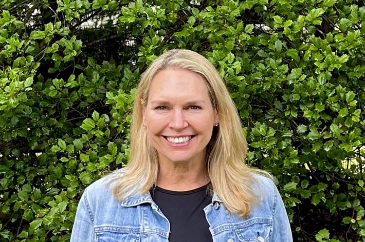 Candid headshot of Melissa Gardner White.