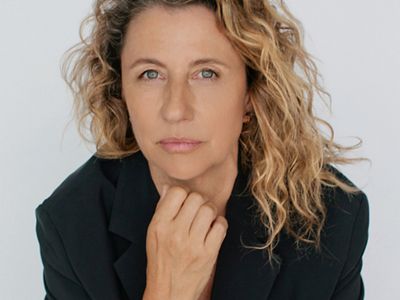 Headshot of Suzan Craig.