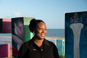 Portrait of Alana Godoy.