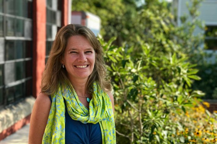 Amy Jacobs headshot.