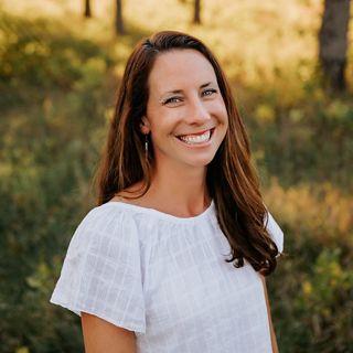 Candid portrait of Anna Dirkswager.