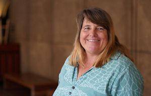 Headshot of Anne Carter.