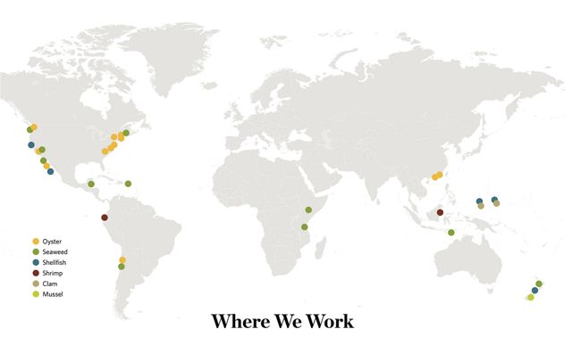 Graphic showing map of the world with colored dots to indicate the locations and types of aquaculture projects.