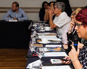 Karen Oliveira, Gerente de Infraestrutura da TNC Brasil, falando durante o Seminário Diálogos Tapajós, em 2018.