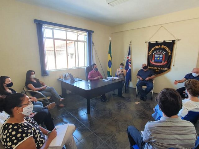 Reunião em Santa Rita de Caldas-MG durante as conversas para adesão ao programa Conservador da Mantiqueira