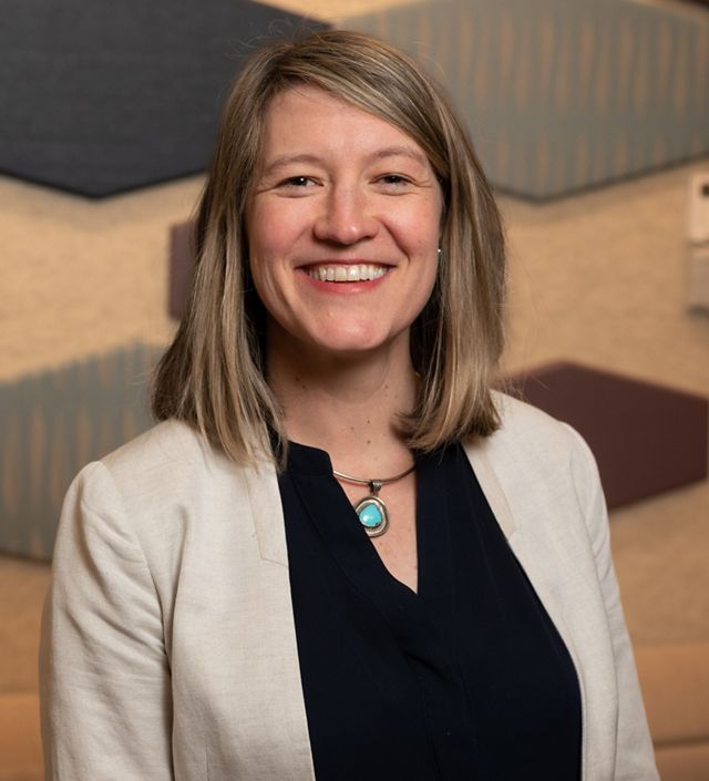 Caitlin Hedberg Headshot.