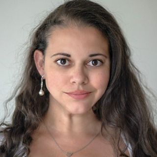 Christina Colondres headshot.
