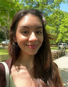 Chloe Magallanes smiling,