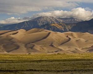 September 28, 2007. Sunrise at Great Sand Dunes National Park and Preserve with the Crestone Peaks of the Sangre de Cristo Mountains in the background. Colorado Naturalists Workshop: Fall Foliage was held at Medano Zapata Ranch.