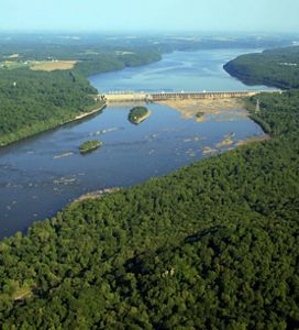 Upstream view of the Conowingo Dam on the Susquehanna River.