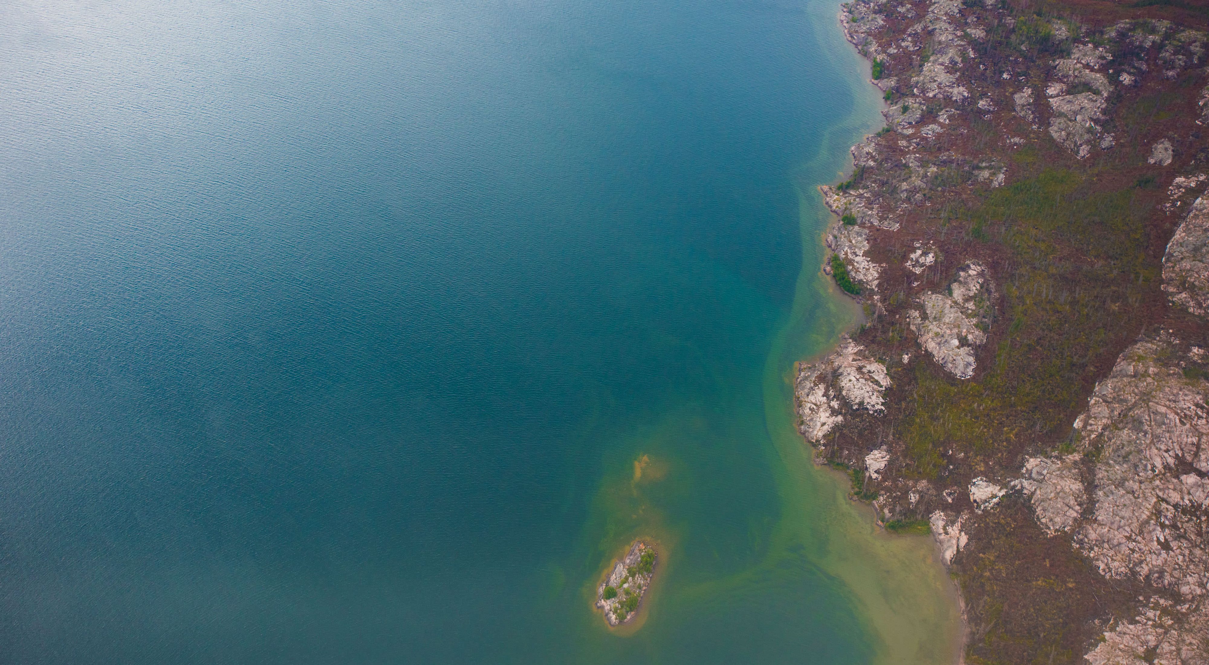 A sweeping landscape in the Northwest Territories, these 6.5M acres provide vital habitat for grizzlies, wolves, birds, fish and the last herds of barren-ground caribou.