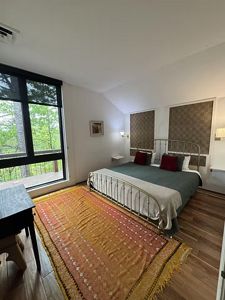 bedroom.