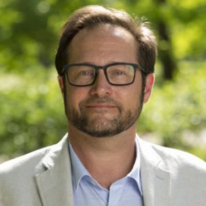 Headshot, Deron Davis