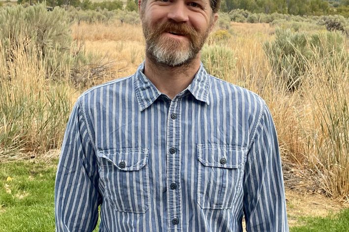 Portrait of Dirk Anderson.