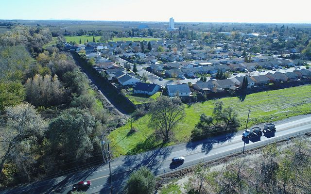 Aerial view of Hamilton City neighborhood next to the levee.