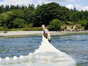 Mike Schaefer seine fishing on a board trip to Carkeek Park.