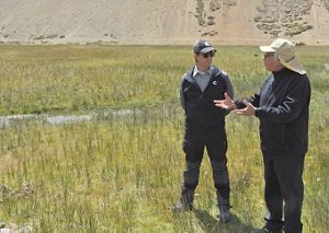 Cummins visita humedales altoandinos