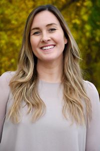A headshot of Kathleen McFadden.