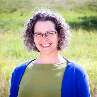 A headshot of Dr. Elizabeth Bach.
