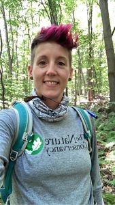 A selfie of Elizabeth Hanson outdoors.