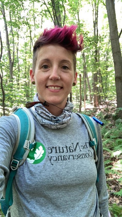 A selfie of Elizabeth Hanson outdoors.