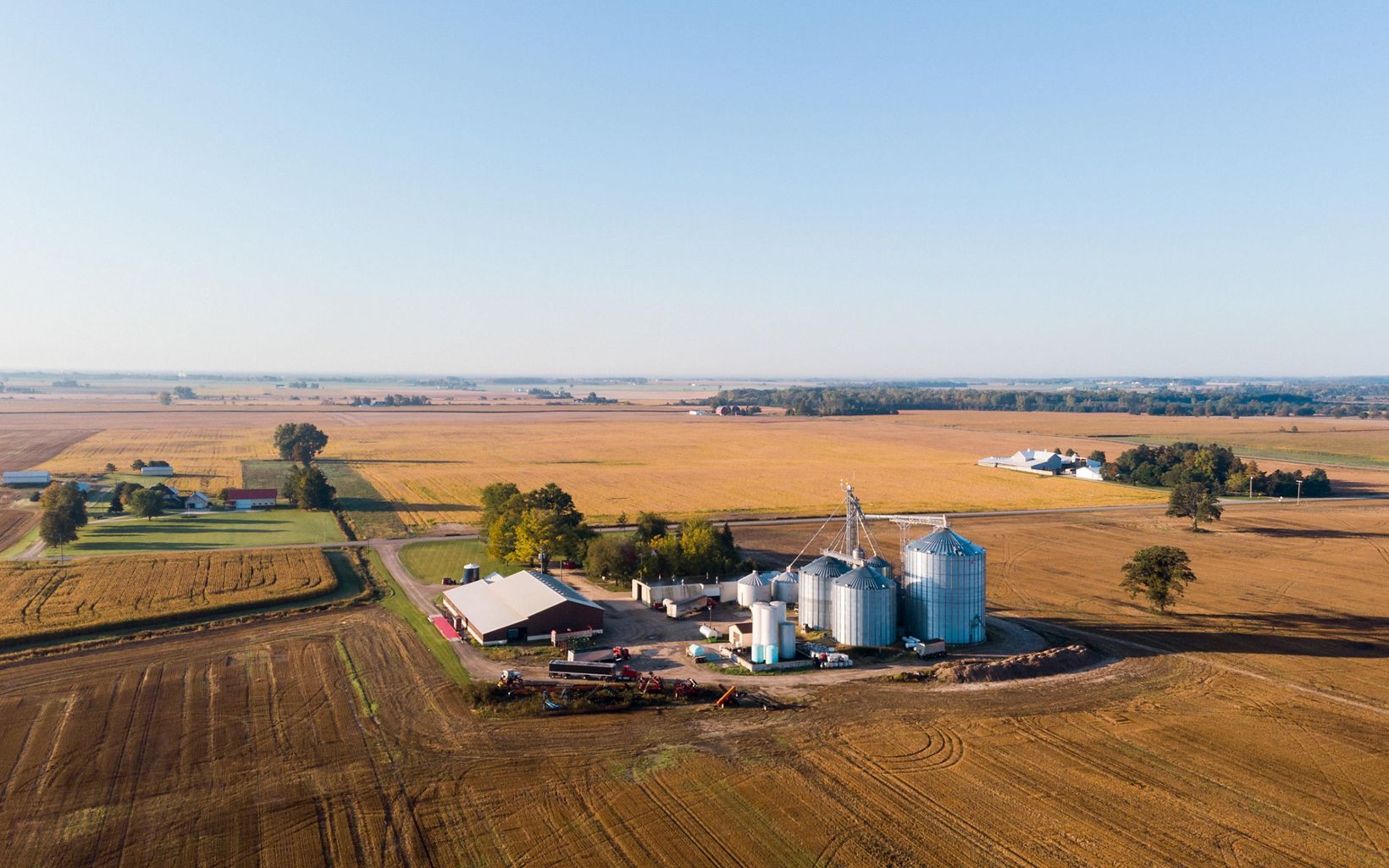
                
                  Farmland in Michigan Agriculture is essential to Saginaw Bay communities. It helps to boost the economy, jobs, and people’s livelihoods.
                  © Fauna Creative
                
              