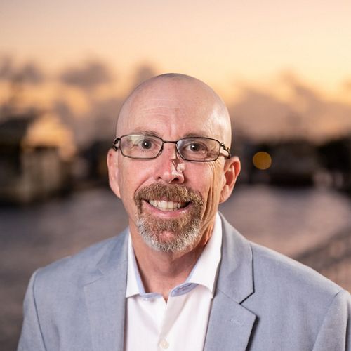 Greg Knecht headshot.