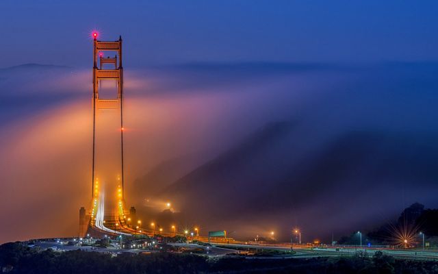 El Puente Golden Gate en la niebla