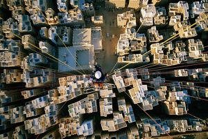芸術写真 Pictures from the Surface of the Earth a002632_pre.jpg