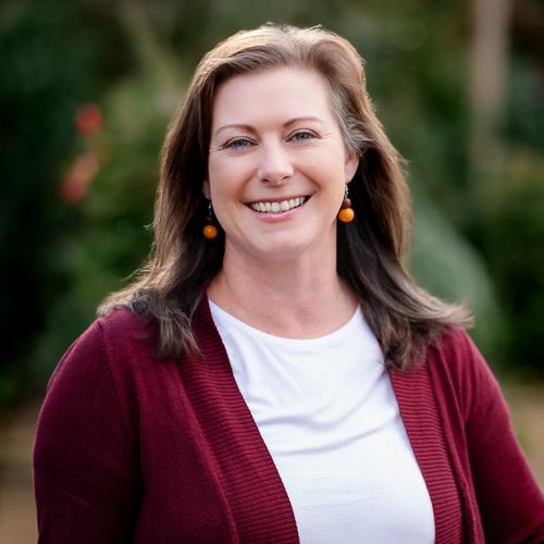 Angela Sirois-Pitel headshot.