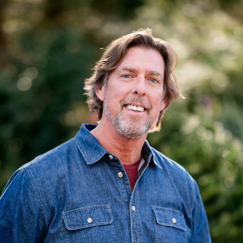 Headshot of Dan Goulart.