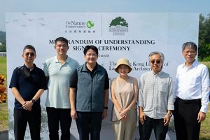 (L–R) Augustine Lam; Anthony Gao; Chan Pok-chi, MH, JP; Julia Lau Man-kwan, JP; Dr. Yin-lun Chan; Simon Chan Kin-fung