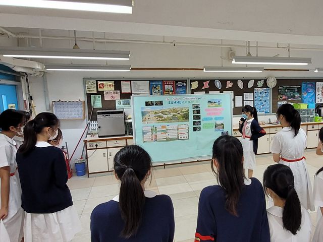 Students set up a mini exhibition in school with aquaculture debris and oyster shells from Pak Nai’s field trip and wildlife photo of the mudflat.