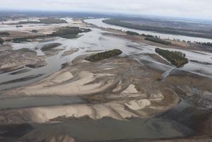 on the Dogtooth Bend in the Mississippi River.