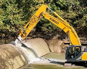 Removing a low head dam in Big Indian Creek in southern Indiana