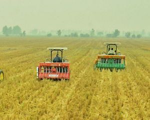 Happy Seeder in use in Northwest India