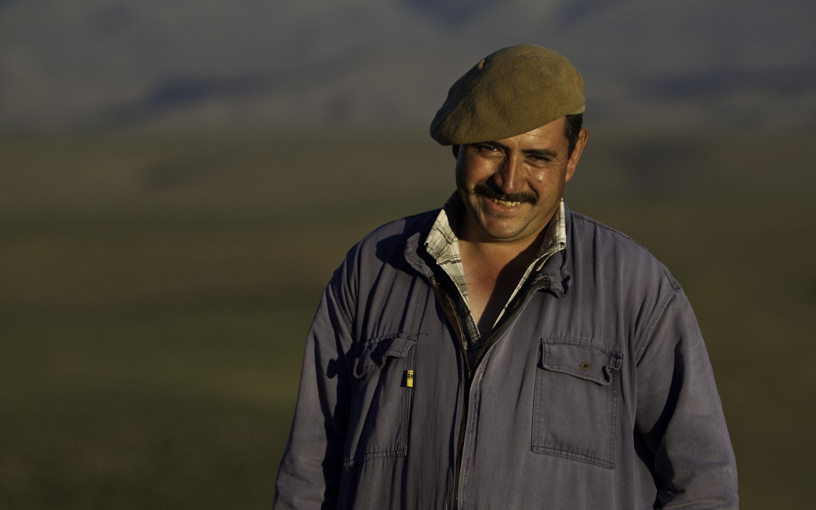 Hombre sonriente en la Pampa, Argentina