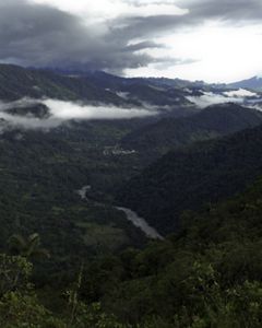 Cuenca alrededor de Quito, protegida por el FONAG, primer fondo de agua del mundo establecido en Ecuador. 