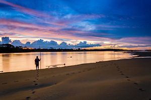  Atardecer en el río Napo, Ecuador.