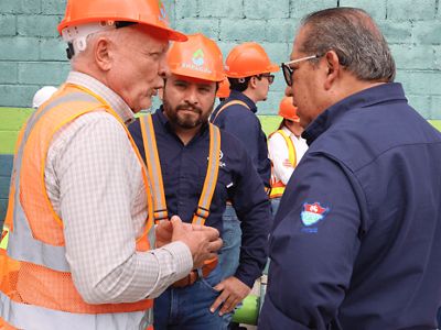 Director de TNC Guatemala, Héctor Espinoza de Director Ejecutivo de FUNCAGUA y Álvaro Hugo Rodas, Gerente de EMPAGUA.