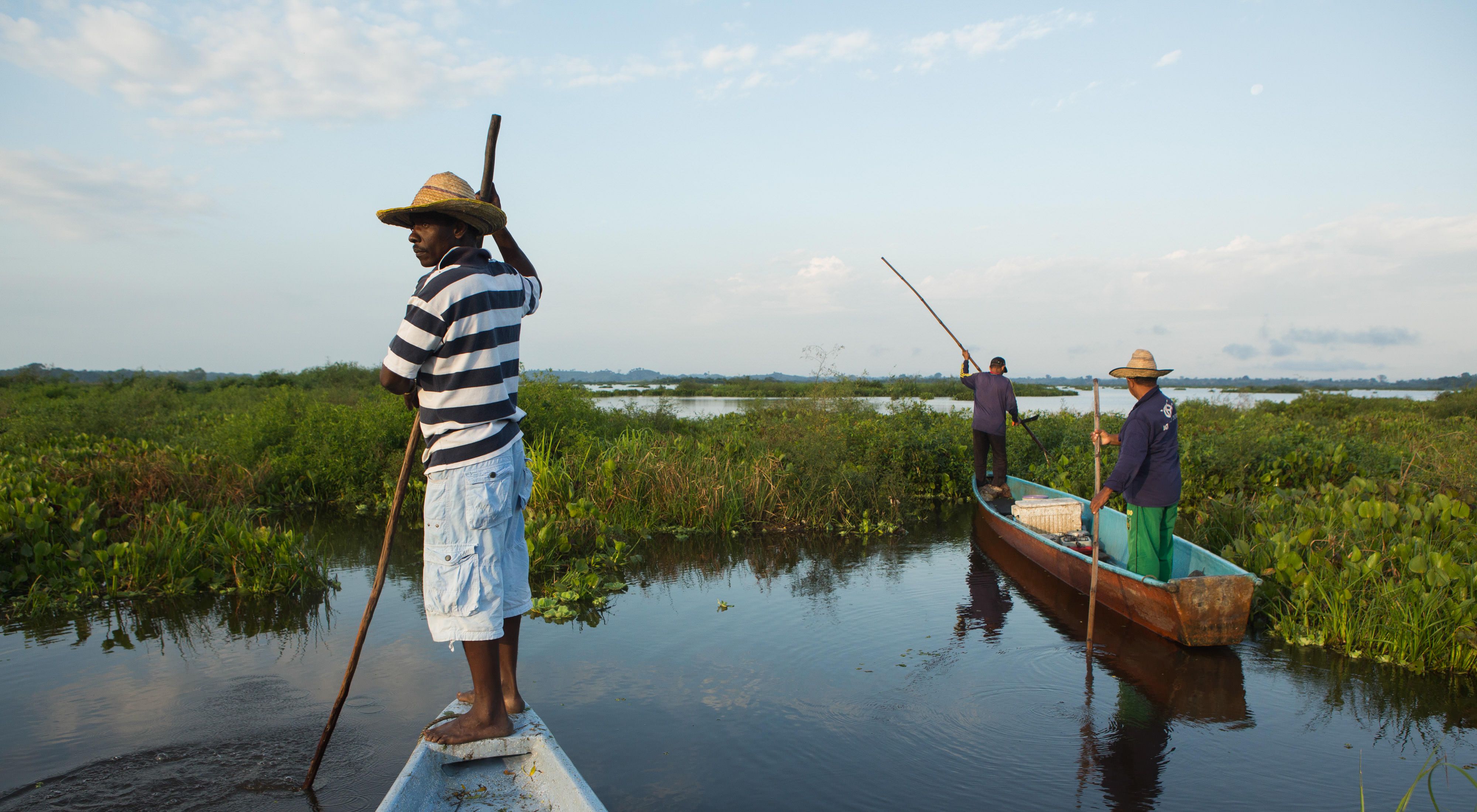 Pescadores en el río Magdalena