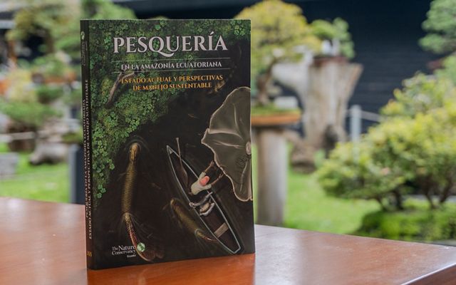 Portada de un Libro acerca de Pesquerías.