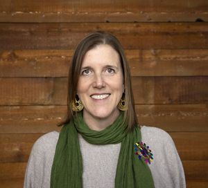 Tamara Lee headshot.